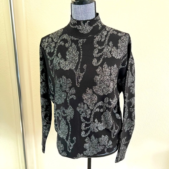 NWT Sioni Black with Silver Metallic Sweater - Picture 2 of 8